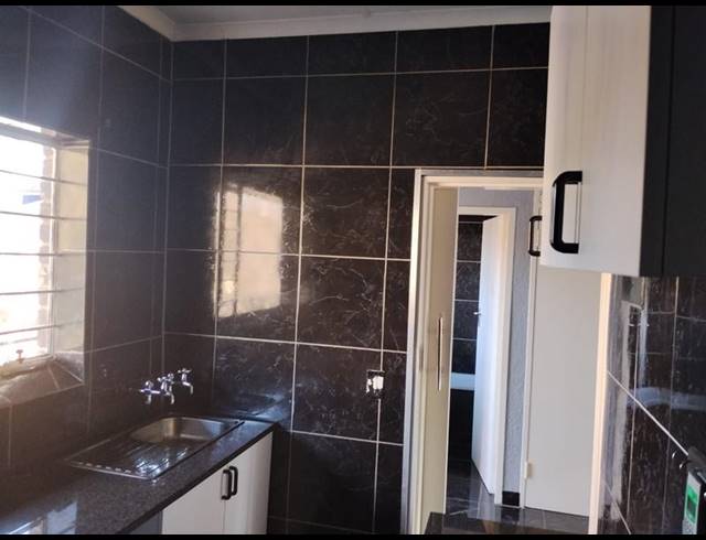 1 BEDROOM PROPERTY TO RENT IN WINDSOR WEST